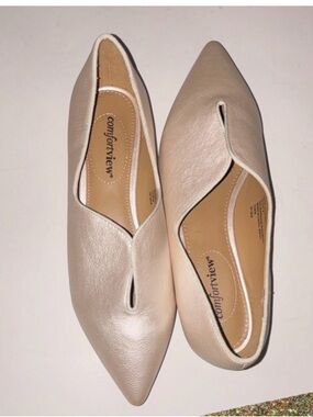 comfortview Women's Pointed Slip-On Flats in Pale Taupe